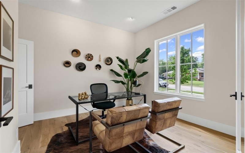 9007 Leaside Drive, Dallas, TX 75238, 4 Bedrooms Bedrooms, ,3 BathroomsBathrooms,Residential,For Sale,9007 Leaside Drive,0,21148525