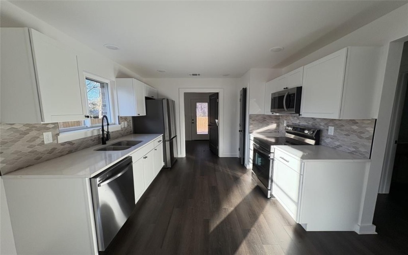 515 Giraud St, Mineola, TX 75773, 3 Bedrooms Bedrooms, ,2 BathroomsBathrooms,Residential,For Sale,515 Giraud St,0,21152511