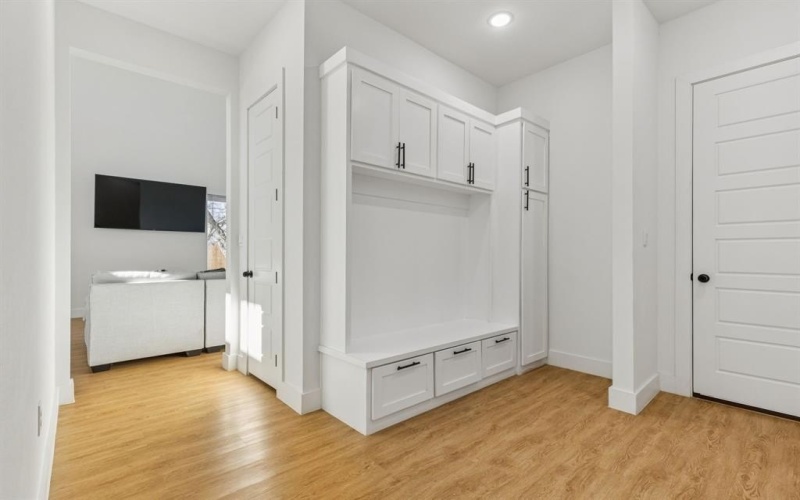 3316 Linfield Road, Dallas, TX 75216, 5 Bedrooms Bedrooms, ,5 BathroomsBathrooms,Residential,For Sale,3316 Linfield Road,0,21155585