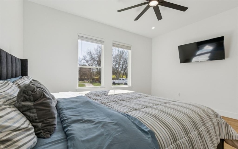 3316 Linfield Road, Dallas, TX 75216, 5 Bedrooms Bedrooms, ,5 BathroomsBathrooms,Residential,For Sale,3316 Linfield Road,0,21155585