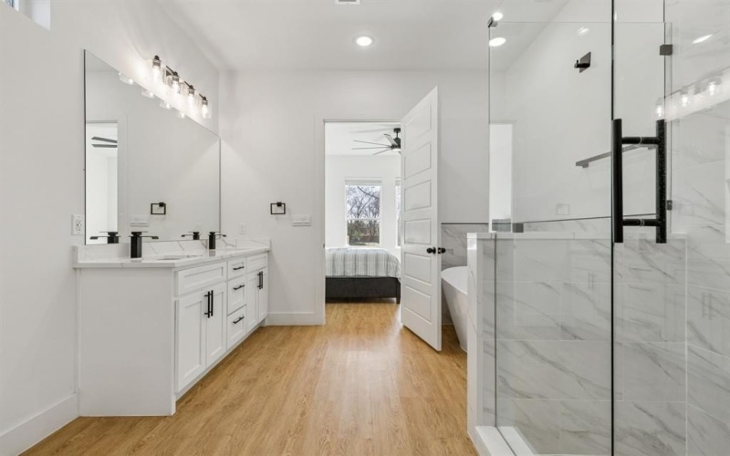 3316 Linfield Road, Dallas, TX 75216, 5 Bedrooms Bedrooms, ,5 BathroomsBathrooms,Residential,For Sale,3316 Linfield Road,0,21155585