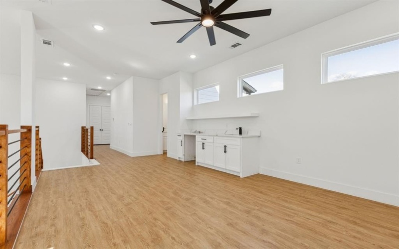 3316 Linfield Road, Dallas, TX 75216, 5 Bedrooms Bedrooms, ,5 BathroomsBathrooms,Residential,For Sale,3316 Linfield Road,0,21155585