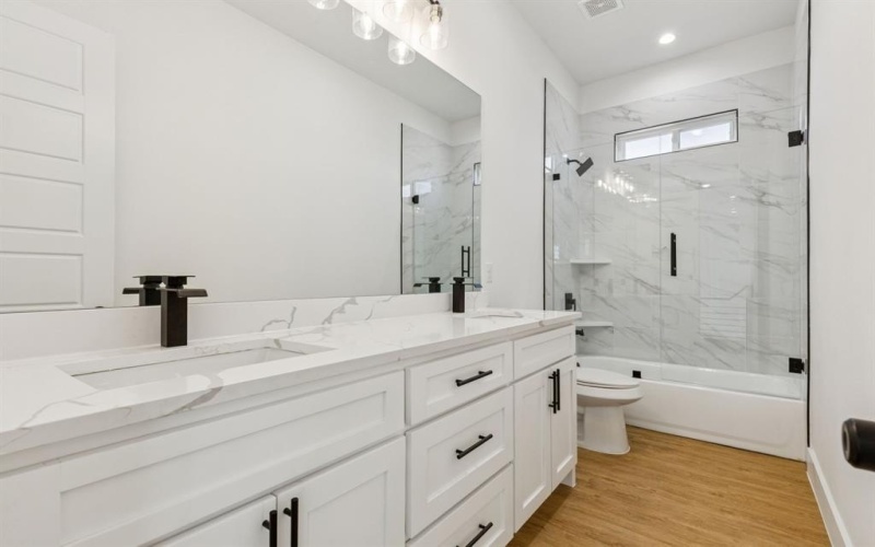 3316 Linfield Road, Dallas, TX 75216, 5 Bedrooms Bedrooms, ,5 BathroomsBathrooms,Residential,For Sale,3316 Linfield Road,0,21155585