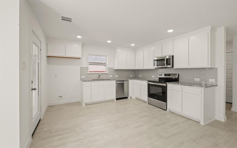 217 Shady Oaks Drive, Runaway Bay, TX 76426, 3 Bedrooms Bedrooms, ,2 BathroomsBathrooms,Residential,For Sale,217 Shady Oaks Drive,0,21155586