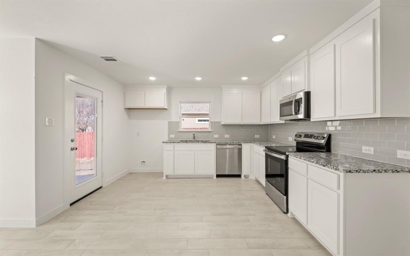 217 Shady Oaks Drive, Runaway Bay, TX 76426, 3 Bedrooms Bedrooms, ,2 BathroomsBathrooms,Residential,For Sale,217 Shady Oaks Drive,0,21155586