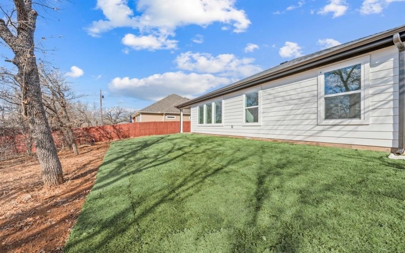 217 Shady Oaks Drive, Runaway Bay, TX 76426, 3 Bedrooms Bedrooms, ,2 BathroomsBathrooms,Residential,For Sale,217 Shady Oaks Drive,0,21155586