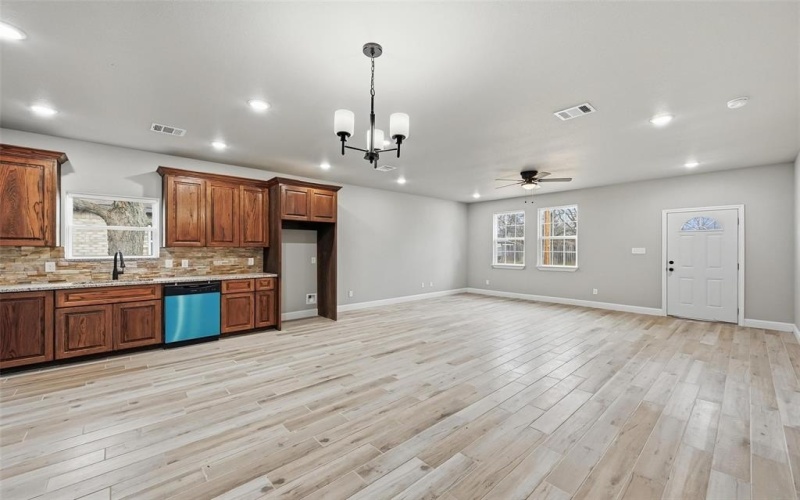 308 Lewis Street, Cleburne, TX 76031, 3 Bedrooms Bedrooms, ,2 BathroomsBathrooms,Residential,For Sale,308 Lewis Street,0,21154573