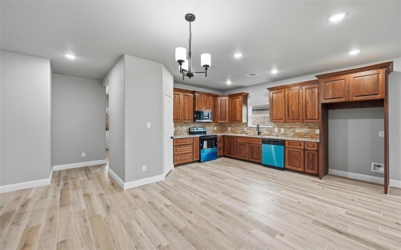 308 Lewis Street, Cleburne, TX 76031, 3 Bedrooms Bedrooms, ,2 BathroomsBathrooms,Residential,For Sale,308 Lewis Street,0,21154573