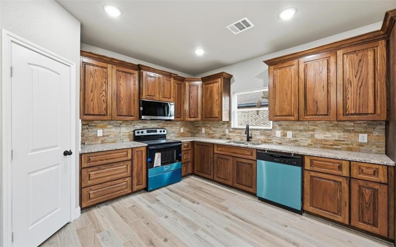 308 Lewis Street, Cleburne, TX 76031, 3 Bedrooms Bedrooms, ,2 BathroomsBathrooms,Residential,For Sale,308 Lewis Street,0,21154573