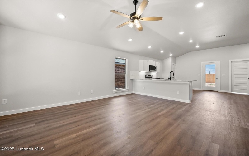 2228 133rd Street, Lubbock, TX 79423, 3 Habitaciones Habitaciones , ,2 BañosBaños,Residential,En Venta,2228 133rd Street,202554323