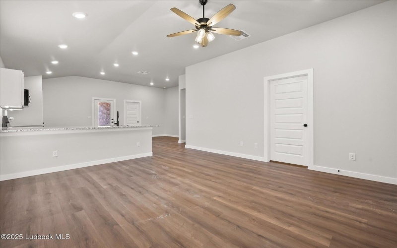 2228 133rd Street, Lubbock, TX 79423, 3 Habitaciones Habitaciones , ,2 BañosBaños,Residential,En Venta,2228 133rd Street,202554323