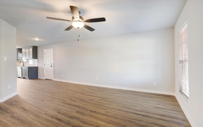 2404 Miller Street, Denison, TX 75020, 3 Bedrooms Bedrooms, ,2 BathroomsBathrooms,Residential,For Sale,2404 Miller Street,0,21154618