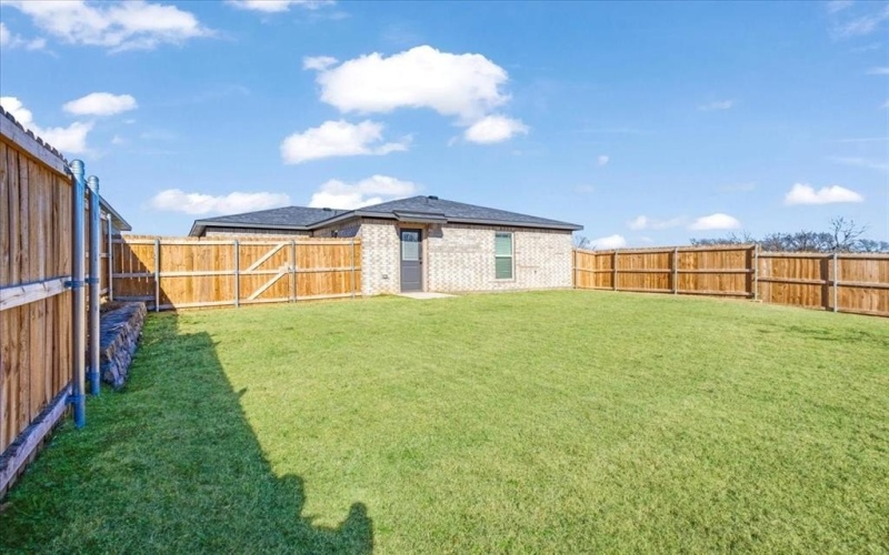 2404 Miller Street, Denison, TX 75020, 3 Bedrooms Bedrooms, ,2 BathroomsBathrooms,Residential,For Sale,2404 Miller Street,0,21154618