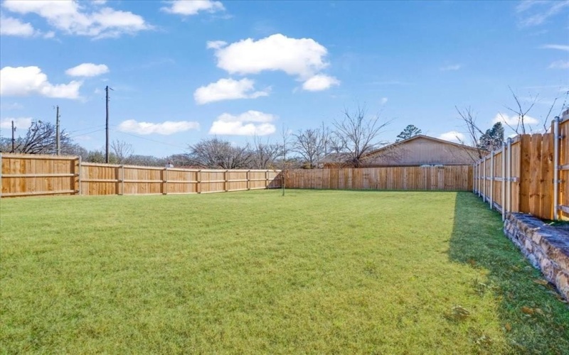 2404 Miller Street, Denison, TX 75020, 3 Bedrooms Bedrooms, ,2 BathroomsBathrooms,Residential,For Sale,2404 Miller Street,0,21154618