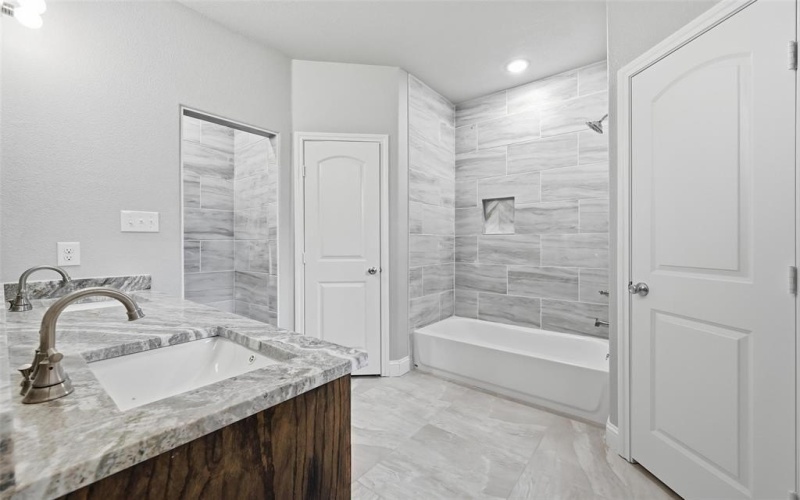 306 Lewis Street, Cleburne, TX 76031, 3 Habitaciones Habitaciones , ,2 BañosBaños,Residential,En Venta,306 Lewis Street,0,21154825