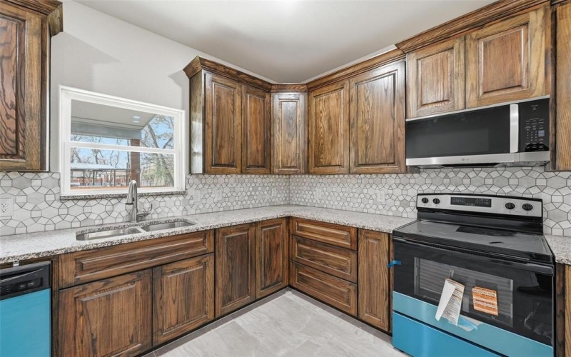 306 Lewis Street, Cleburne, TX 76031, 3 Habitaciones Habitaciones , ,2 BañosBaños,Residential,En Venta,306 Lewis Street,0,21154825