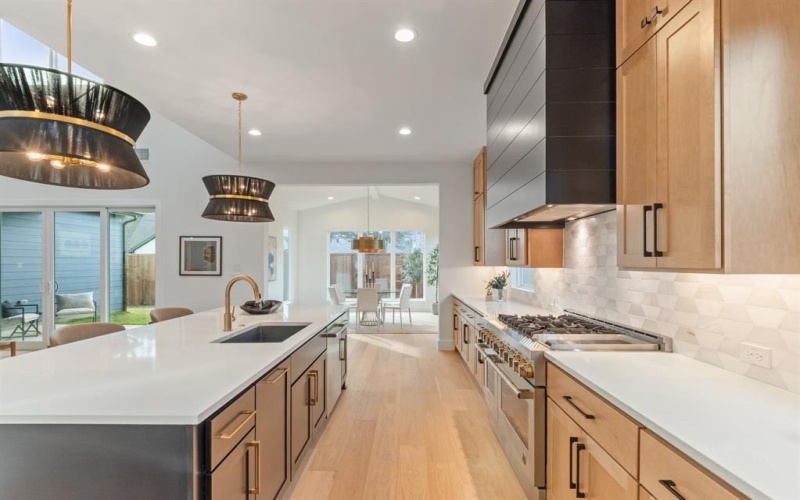 10314 Lanshire Drive, Dallas, TX 75238, 5 Habitaciones Habitaciones , ,5 BañosBaños,Residential,En Venta,10314 Lanshire Drive,0,21154894