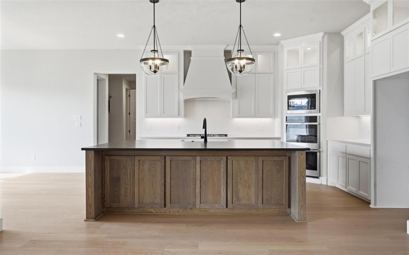 128 Aledo Heights Drive, Aledo, TX 76008, 4 Bedrooms Bedrooms, ,3 BathroomsBathrooms,Residential,For Sale,128 Aledo Heights Drive,0,21155028