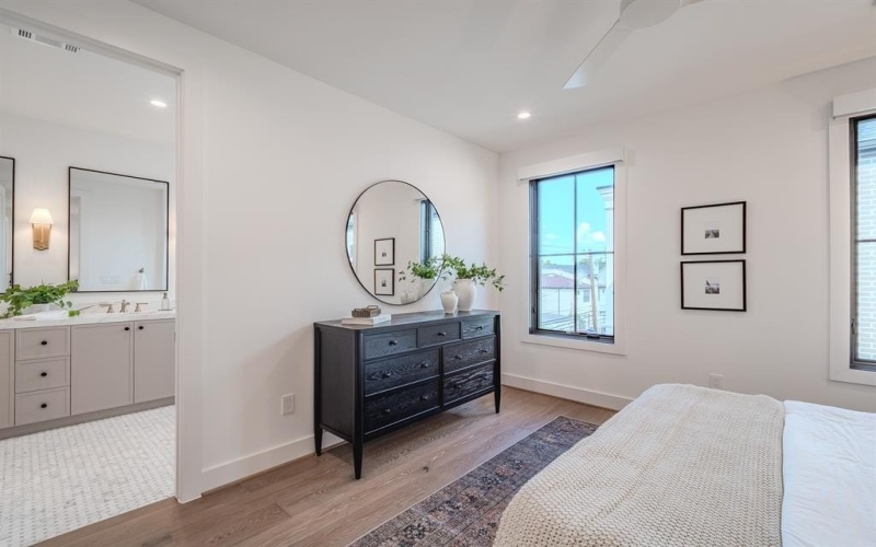 4128 University Boulevard #4, University Park, TX 75205, 2 Habitaciones Habitaciones , ,2 BañosBaños,Residential,En Venta,4128 University Boulevard,0,21155049