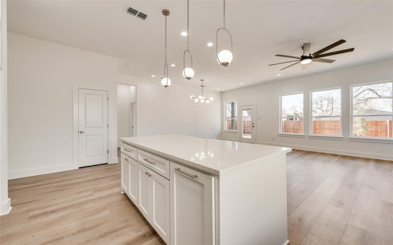 4021 Esmalda Street, Dallas, TX 75212, 4 Habitaciones Habitaciones , ,2 BañosBaños,Residential,En Venta,4021 Esmalda Street,0,21155190