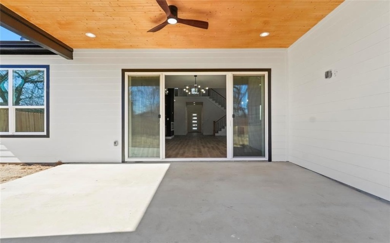 3906 Harlingen Street, Dallas, TX 75212, 4 Bedrooms Bedrooms, ,5 BathroomsBathrooms,Residential,For Sale,3906 Harlingen Street,0,21155249