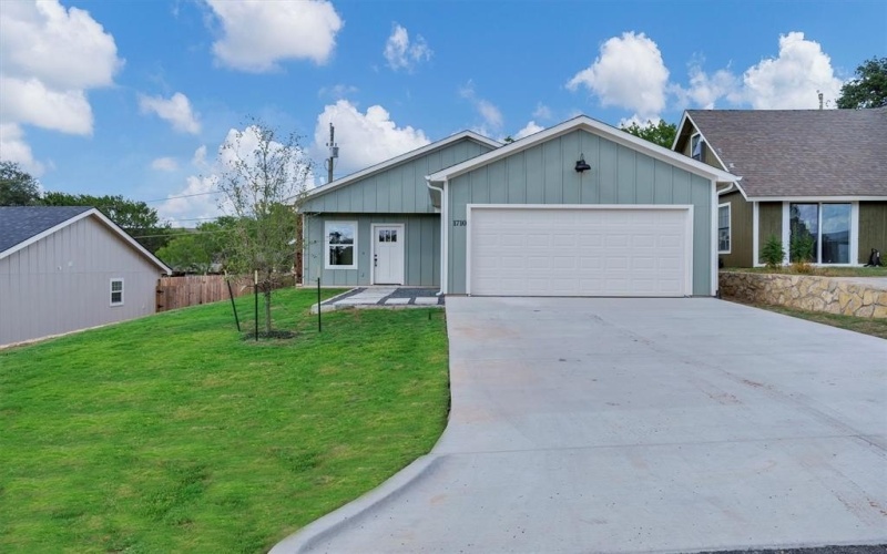 1710 Broken Bow Road, Granbury, TX 76049, 3 Bedrooms Bedrooms, ,2 BathroomsBathrooms,Residential,For Sale,1710 Broken Bow Road,0,21155497