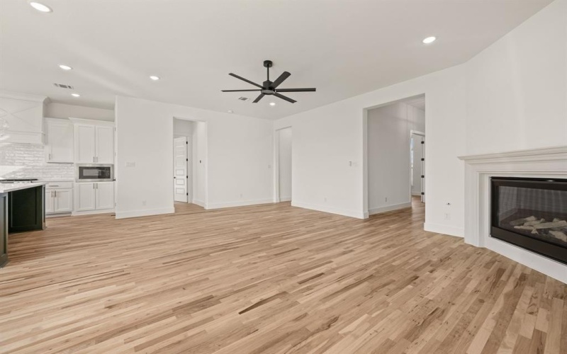 412 Caprock Lane, Reno, TX 76020, 4 Bedrooms Bedrooms, ,3 BathroomsBathrooms,Residential,For Sale,412 Caprock Lane,0,21155552