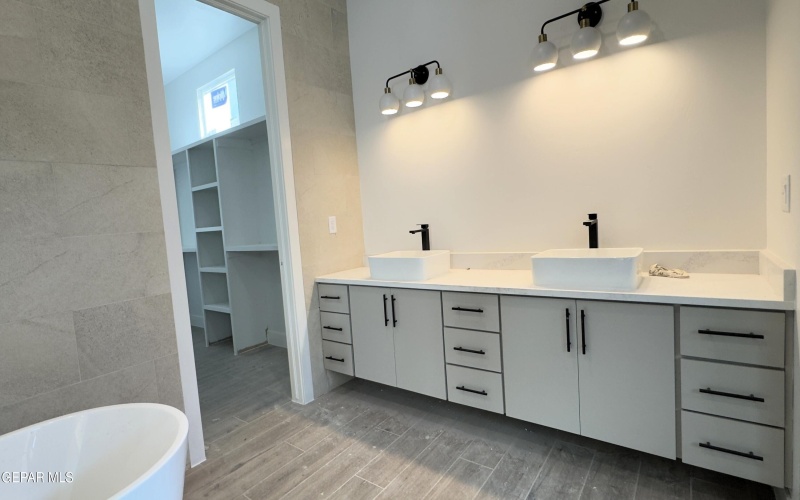 5656 RIO BONITO Circle, El Paso, TX 79932, 4 Bedrooms Bedrooms, ,1 BathroomBathrooms,Residential,For Sale,5656 RIO BONITO Circle,0,936633