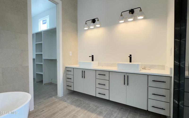 5656 RIO BONITO Circle, El Paso, TX 79932, 4 Bedrooms Bedrooms, ,1 BathroomBathrooms,Residential,For Sale,5656 RIO BONITO Circle,0,936633