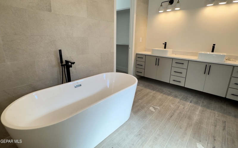 5656 RIO BONITO Circle, El Paso, TX 79932, 4 Bedrooms Bedrooms, ,1 BathroomBathrooms,Residential,For Sale,5656 RIO BONITO Circle,0,936633