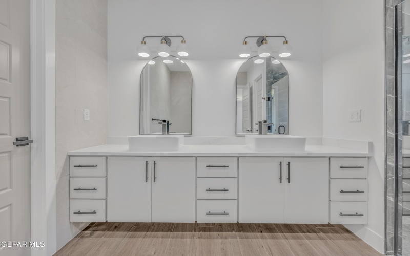 5656 RIO BONITO Circle, El Paso, TX 79932, 4 Habitaciones Habitaciones , ,1 BañoBaños,Residential,En Venta,5656 RIO BONITO Circle,0,936633