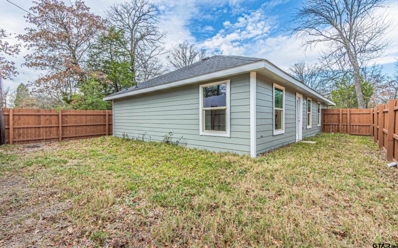 7129 Kayak Dr, Mabank, TX 75156, 2 Bedrooms Bedrooms, ,1 BathroomBathrooms,Residential,For Sale,7129 Kayak Dr,0,26000777