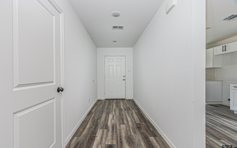 7129 Kayak Dr, Mabank, TX 75156, 2 Bedrooms Bedrooms, ,1 BathroomBathrooms,Residential,For Sale,7129 Kayak Dr,0,26000777