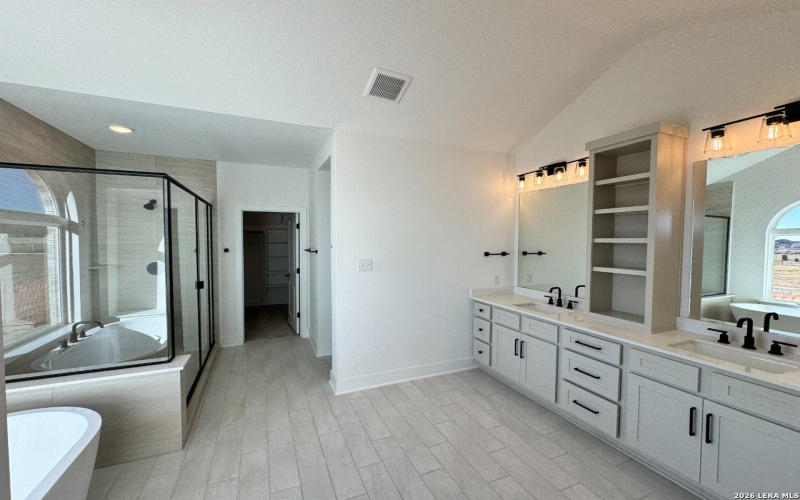 153 Megan's Point, Castroville, TX 78009, 4 Habitaciones Habitaciones , ,3 BañosBaños,Residential,En Venta,153 Megan's Point,0,1934130