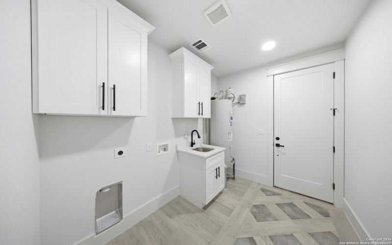 113 Hidden Cove, Floresville, TX 78114, 4 Bedrooms Bedrooms, ,3 BathroomsBathrooms,Residential,For Sale,113 Hidden Cove,0,1934246