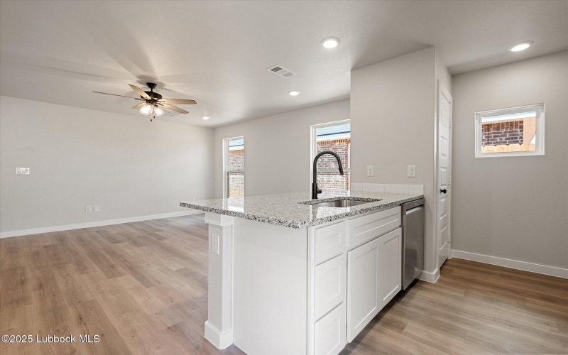 14507 Paris Avenue, Lubbock, TX 79423, 2 Habitaciones Habitaciones , ,2 BañosBaños,Residential,En Venta,14507 Paris Avenue,202554420