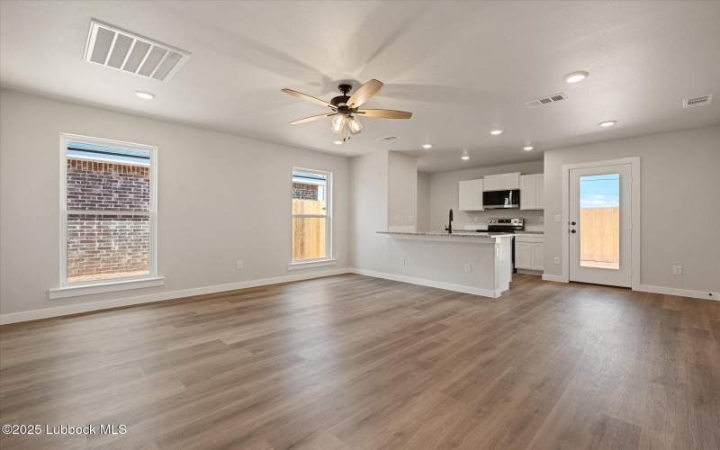 14507 Paris Avenue, Lubbock, TX 79423, 2 Habitaciones Habitaciones , ,2 BañosBaños,Residential,En Venta,14507 Paris Avenue,202554420