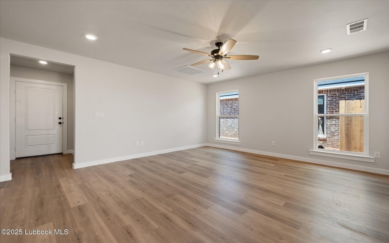 14507 Paris Avenue, Lubbock, TX 79423, 2 Habitaciones Habitaciones , ,2 BañosBaños,Residential,En Venta,14507 Paris Avenue,202554420