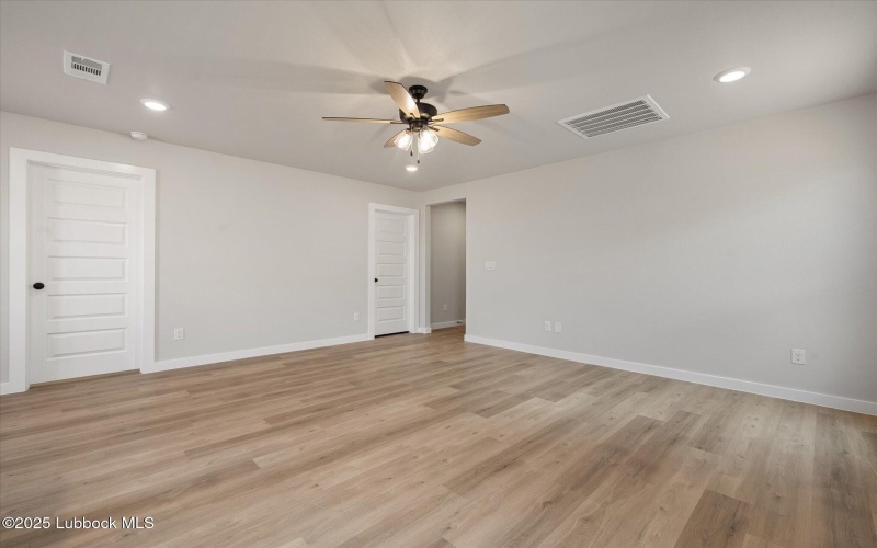 14507 Paris Avenue, Lubbock, TX 79423, 2 Habitaciones Habitaciones , ,2 BañosBaños,Residential,En Venta,14507 Paris Avenue,202554420