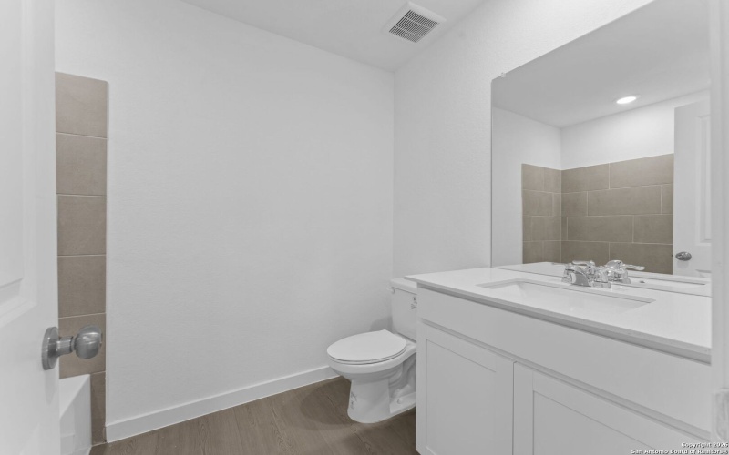 6607 Titan Park, Converse, TX 78109, 5 Bedrooms Bedrooms, ,3 BathroomsBathrooms,Residential,For Sale,6607 Titan Park,0,1934478