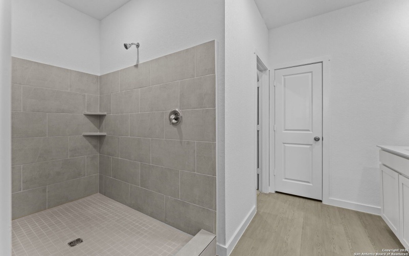 6529 Titan Park, Converse, TX 78109, 4 Habitaciones Habitaciones , ,3 BañosBaños,Residential,En Venta,6529 Titan Park,0,1934485