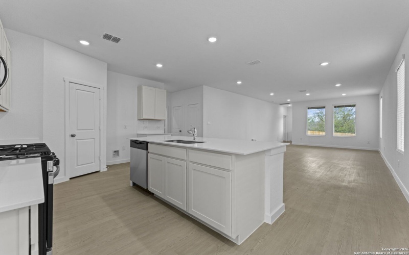 6529 Titan Park, Converse, TX 78109, 4 Habitaciones Habitaciones , ,3 BañosBaños,Residential,En Venta,6529 Titan Park,0,1934485