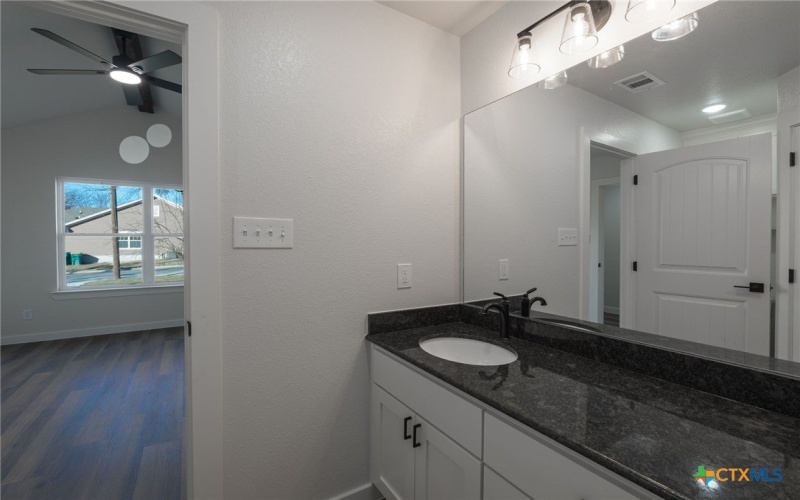 1210 Mills Street, Gatesville, TX 76528, 3 Bedrooms Bedrooms, ,2 BathroomsBathrooms,Residential,For Sale,1210 Mills Street,0,602118