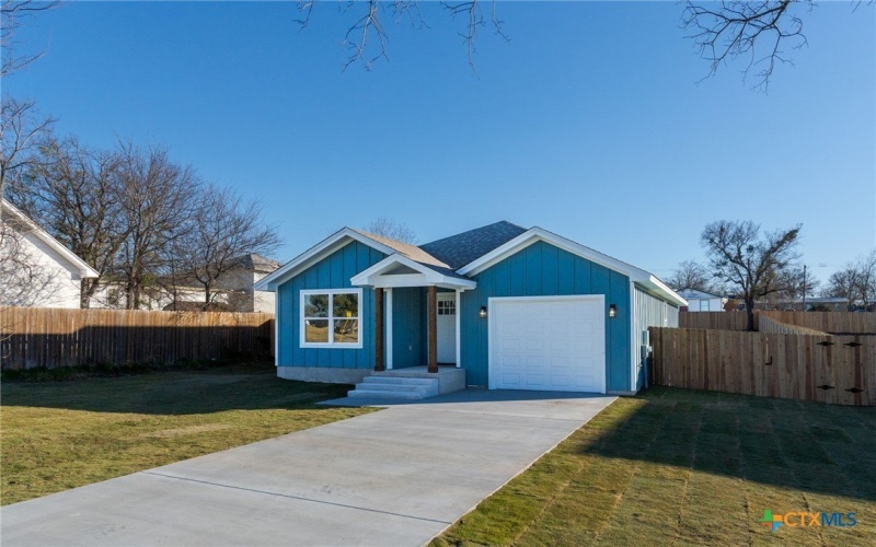 1210 Mills Street, Gatesville, TX 76528, 3 Bedrooms Bedrooms, ,2 BathroomsBathrooms,Residential,For Sale,1210 Mills Street,0,602118