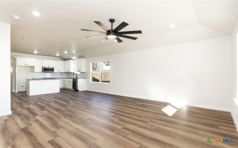 1210 Mills Street, Gatesville, TX 76528, 3 Bedrooms Bedrooms, ,2 BathroomsBathrooms,Residential,For Sale,1210 Mills Street,0,602118