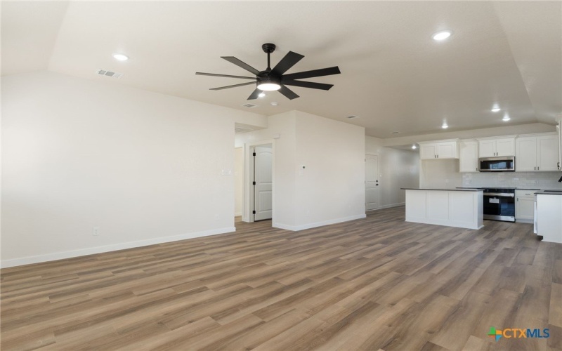 1210 Mills Street, Gatesville, TX 76528, 3 Bedrooms Bedrooms, ,2 BathroomsBathrooms,Residential,For Sale,1210 Mills Street,0,602118