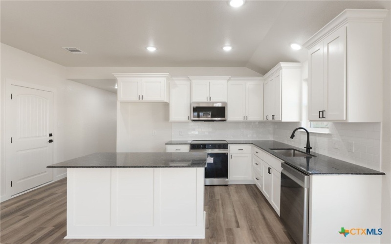 1210 Mills Street, Gatesville, TX 76528, 3 Bedrooms Bedrooms, ,2 BathroomsBathrooms,Residential,For Sale,1210 Mills Street,0,602118