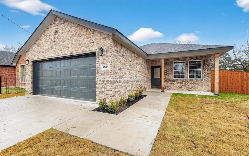 4523 Metropolitan Avenue, Dallas, TX 75210, 3 Bedrooms Bedrooms, ,2 BathroomsBathrooms,Residential,For Sale,4523 Metropolitan Avenue,0,21120458