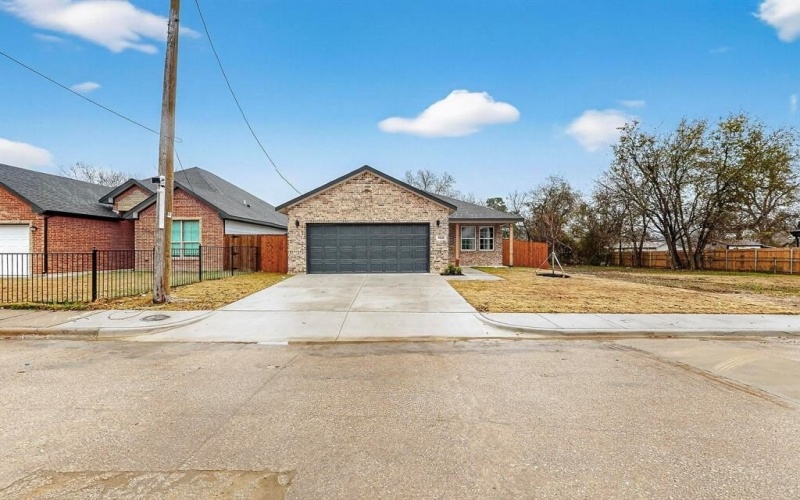 4523 Metropolitan Avenue, Dallas, TX 75210, 3 Bedrooms Bedrooms, ,2 BathroomsBathrooms,Residential,For Sale,4523 Metropolitan Avenue,0,21120458