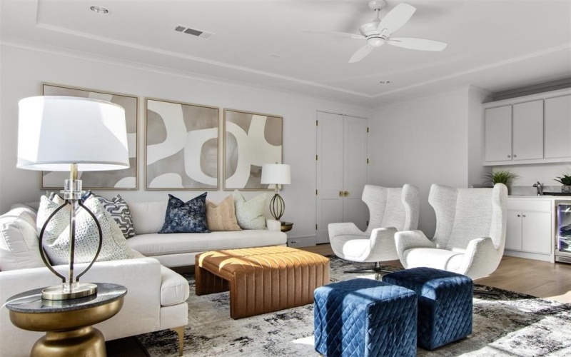 10335 Hedgeway Drive, Dallas, TX 75229, 6 Bedrooms Bedrooms, ,6 BathroomsBathrooms,Residential,For Sale,10335 Hedgeway Drive,0,21142975